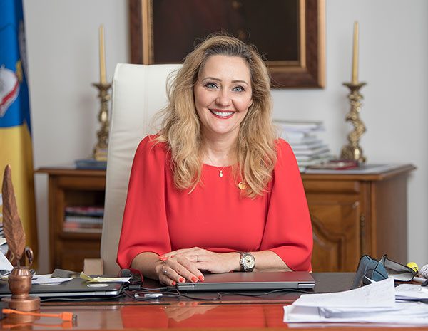 Primarul Municipiului Campunung - Elena Valerica Lasconi